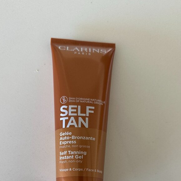 Clarins Self Tanning Instant Gel - Quick + Instant Self Tanner Gel for Face+Body - Picture 3 of 6